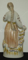 Orosz lány népviseletben. Kézzel festett, jelzett procelánfigura, / 
&lt;br/&gt;russian hand painted chinaware figur 14x10cm