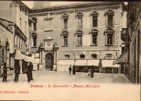 Padova, R. Universita e Piazza Municipio.