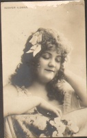 Szoyer Ilonka. Í.