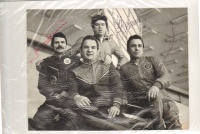 Farkas Bertalan, Valerij Kubaszov, Leonyid Popov, Valerij Rjumin fotója, 1980-ból. Aláírt minden űrhajós által.