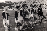 Ferencvárosi relikviák. Fotók, Fradi híradó, parkolójegy, fejléces boríték.
