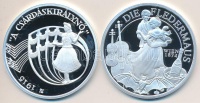 A Magyar Pénzverő és a Münze Österreich közös kiadványa: 2008. 'Kálmán Imre - Csárdáskirálynő' és 'Johann Strauss - A Denevér' Ag(0.999) (20g/40mm) eredeti operett CD-vel T:PP Csak 700-1000db,