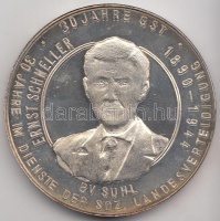 NDK 1982. '30 éves a Sport és Technológia Egyesület / Ernst Schneller' ezüstözött bronz emlékérem, dísztokban (44mm) T:PP
GDR 1982. '30th anniversary of the Sport and Technology Association / Ernst Schneller' silver plated