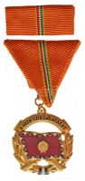 1970. 'A Haza Szolgálatáért Érdemérem' arany fokozata mellszalagon, szalagsávval eredeti dísztokban, adományozói okirattal T:1