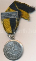 Németország 1967. 'Wildpoldsried - Allgäu / 1. Nemzetközi Futóverseny' ezüstözött fém díjérem mellszalagon (28mm) T:2
Germany 1967. 'Wildpoldsried - Allgäu / 1. Int. Volkslauf' silver plated metal award medal with ribbon (28mm) C:XF