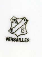 Versailles porcelán pecsenyéstál, kézzel festett arany szélekkel, jelzett, apró kopásnyomokkal, 57×24 cm