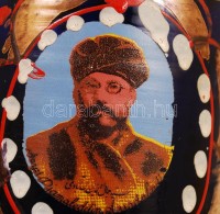 Antik fújt üveg váza 'Assadabadi Seyed Djamaleddin (1844-1906)' iráni tábornok portréjával, kézzel festett, hibátlan, / Vintage glass vase with hand painted portrait of Iranian military officer m:14 cm