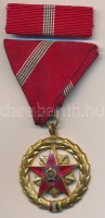 1954. 'Szocialista Munkáért Érdemérem' aranyozott, zománcozott Br kitüntetés mellszalagon, szalagsávval tokban T:2