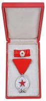 1985. 'Munka Érdemrend' ezüst fokozata, ezüstözött Br kitüntetés mellszalagon, miniatűrrel szalagsávon, tokban T:1-