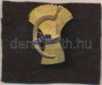 Amerikai Egyesült Államok DN 'Massey Harris' aranyozott, zománcozott fém jelvény T:2
USA ND 'Massey Harris' gold plated, enamelled metal badge C:XF
