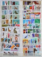 Különböző ország- és motívum gyűjtemények közte magyar gyűjtemény, 5.600 klf bélyeg 25 Schaubek berakólapon, műanyag borítóban / Countries and thematic collections, 5.600 stamps in stockbook