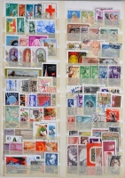 Különböző ország- és motívum gyűjtemények közte magyar gyűjtemény, 5.600 klf bélyeg 25 Schaubek berakólapon, műanyag borítóban / Countries and thematic collections, 5.600 stamps in stockbook