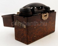 cca 1960 Régi TAI-43 típusú szovjet harctéri hordozható telefon, 27,5×11,5×20 cm / 

cca 1960 Soviet TAI-43 model military field telephone, 27,5×11,5×20 cm
