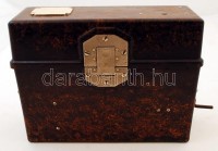 cca 1960 Régi TAI-43 típusú szovjet harctéri hordozható telefon, 27,5×11,5×20 cm / 

cca 1960 Soviet TAI-43 model military field telephone, 27,5×11,5×20 cm