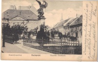 Budapest. Honvéd-szobor.
