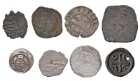 8db-os vegyes magyar és külföldi középkori pénztétel, közte 2db Árpád-házi denár, 1116-1131. Denár Ag 'II. István' (0,22g), 1131-1141. Denár Ag 'II. Béla' (0,46g) lyukas T:vegyes