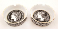 Hollóházi Szász Endre által tervezett mintával díszített nagy porcelán tétel(hamutartó, váza, tálkák, bonbonier, stb.), matricás, hibátlan, jelzett, 11 db