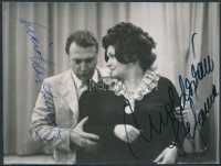 Moldován Stefánia(1929-2012) Liszt Ferenc-díjas magyar opera-énekesnő és Piero Cappuccilli(1926-2005) olasz bariton aláírása az őket ábrázoló fotón / Piero Cappuccilli(1926-2005) and Stefánia Moldován (1929-2012) autograph signature
