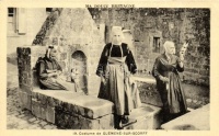 Ma Douce Bretagne, Costume de Guémené-sur-Scorf / French folklore, spinning women