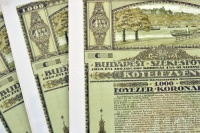 Budapest 1920. 'Budapest Székesfőváros' kötelezvények 1000K-ról (3x) sorszámkövetők, mindhárom magyar és német nyelven szelvényekkel, szárazpecséttel T:I-
