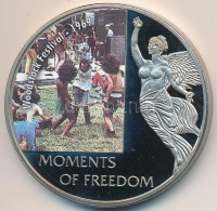 Libéria 2006. 10$ 'Szabadság pillanatai - Woodstock-i Fesztivál 1969' multicolor, tanúsítvánnyal T:PP  
Liberia 2006. 10 Dollars 'Moments of Freedom-Woodstock Festival 1969.' multicolor, with certificate C:PP