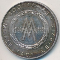 NDK 1965. 'Lipcse 800 éves' jelzetlen Ag emlékérem (5,1g/22mm) T:2 patina
GDR 1965. 'Leipzig 800th Anniversary' unmarked Ag commemorative coin (5,1g/22mm) C:XF patina