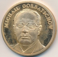 Németország ND 'A világtörténelem egyéniségei / Gorbacsov' aranyozott fém emlékérem sorszámozott tanúsítvánnyal (30mm) T:PP  
Germany ND 'Persönlichkeiten der Weltgeschichte / Gorbatschow' gilt metal medallion with numbered