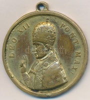 Olasz Államok / Pápai Állam 1826. 'XII. Leó pápa / Emlék az 1826. évi jubileumi évre' aranyozott Br emlékérem a Szent Kapu megnyitása alkalmából az osztrák klerikusok számára, füllel (38mm) T:2- ph.
Italian States / Papal States