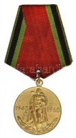 Szovjetunió 1965. 'A Nagy Honvédő Háborúban aratott győzelem 20. évfordulója' sárgaréz kitüntetés mellszalagon (32mm) T:2
Soviet Union 1965. 'Twenty Years of Victory in the Great Patriotic War 1941-1945' brass decoration with ribbon