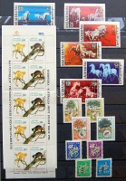 Főleg tengerentúli sorok, blokkok, ívek, bélyegfüzetek, közte sok USA, rengeteg jó motívum, berakó tele, a végén kevés FDC / 64 pages stockbook full of mostly overseas sets, blocks, sheets, booklets with a lot of USA, some FDCs