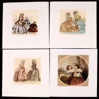 cca 1842 10 db, a párizsi és angol divatot ábrázoló különféle színezett rézmetszet, papír, különféle méretben + 1 db illusztráció természettudományos ismeretterjesztő könyvből (lajhárok), rézmetszet, papír, 20×13 cm