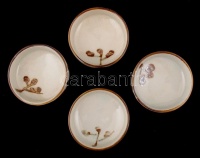 4 db japán porcelán csésze, kézzel festettek, jelzettek, apró kopásnyomokkal, d: 8,5 cm