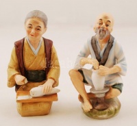 Idős házaspár, 2 db bisquit porcelán figura, jelzettek, apró kopásnyomokkal, m: 13,5 cm