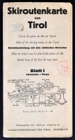 cca 1930 Skiroutenkarte von Tirol. Blatt I., a tiroli síútvonalak domborzatárnyékolt térképe, német, angol és francia nyelvű magyarázattal, a hajtások mentén szakadásokkal, egyébként jó állapotban, 69,5×59,5 cm