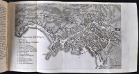 Itinerario istruttivo da Roma a Napoli ovvero descrizione generale de' piu' insigni ... ed architettura di questa celebre citt&#224; e delle sue vicinanze Rom, 1816. Pressol'autore. 33 metszettel és két metszett, kihajtható térképpel, jó