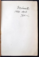 Ady Endre Margita élni akar.
'Verses história, melyet szeretettel ajánlok figyelmébe azoknak, akik szeretnek, avagy nem szeretnek'. Bp., 1921. Amicus. 76+(4) p. Posthumus első kiadás. Kozma Lajos fametszetű könyvdíszeivel. Fűzve,