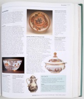 Judith Miller: Miller's Antiques Encyclopedia. New Edition. London, 2005, Index Books Ltd. 560 p. Kiadói keménykötésben.