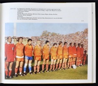 Vándor Kálmán: Labdarúgó világbajnokságok. 1930-1978. Bp., 1978, Sport. Kiadói egészvászon-kötésben, jó állapotban. Számos fotóval.
