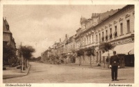 Hódmezővásárhely Rothermere utca, Vadász Miklós Drogériája, rendőr