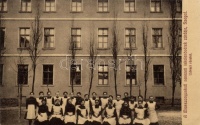 Szeged, Iskolanővérek zárdája, udvari részlet
