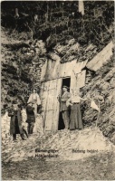 Tátra Barlangliget, Tatranská Kotlina; Barlang bejáró, Birtz Berta felvétele / cave entrance (EK)