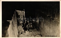 Aknaszlatina, Solotvyno; Ferencbánya, sófejtés, kiadja a Knoll-foto / salt mine interior, working miners, So. Stpl.