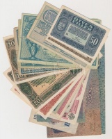 27db-os korona bankjegy tétel, benne 1902. 1000K piros 'MAGYARORSZÁG' felülbélyegzéssel + 1904. 10K + 1918. 25K + 1919. 5K (2xklf) + 1920. 1000K + 1923. 500K + 1000K '8 FILLÉR - NYOLC FILLÉR' felülnyomással T:vegyes