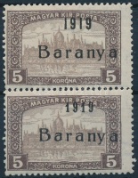 Baranya I. 1919 Parlament 5K pár, egyik érték antikva számokkal / Mi 33 pair, one stamp with Antiqua numbers. Signed: Bodor (10.800)