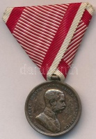 1914. 'Ferenc József Bronz Vitézségi Érem' Br kitüntetés mellszalaggal. Szign.: Tautenhayn T:2-
Hungary 1914. 'Bronze Gallantry Medal' Br medal with ribbon. Sign: Tautenhayn C:VF