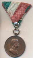 1914. 'Ferenc József Bronz Vitézségi Érem' Br kitüntetés nem eredeti mellszalaggal. Szign.: Tautenhayn T:2
Hungary 1914. 'Bronze Gallantry Medal' Br medal with not original ribbon. Sign: Tautenhayn C:XF