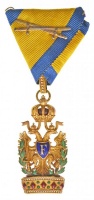 1916. 'Vaskorona Rend III. osztálya hadidíszítménnyel és kardokkal' zománcozott, jelzett Au kitüntetés mellszalagon, 'AK (Albert Keibel)' gyártói jelzéssel és '750' fémjellel T:1-,2 apró zománchiányAustro-Hungarian Monarchy 1916.