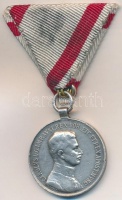 1917. 'Károly Ezüst Vitézségi Érem II. osztály' Ag kitüntetés peremen 'A' jelzéssel, nem eredeti mellszalaggal. Szign.: Kautsch T:2- erős ph., k.
Hungary 1917. 'Silver Medal for Bravery IInd class' with 'A' hallmark on edge, with not
