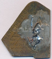 DN 'G.Á. Kohó- és Öntőipari Technikum Diósgyőr' zománcozott fém jelvény, nem eredeti, utólag forrasztott tűvel (29x25mm) T:2