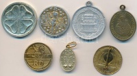 7db klf kegyérem, szerencsepénz, jelvény, közte 'Boldog Új Évet' Al zseton, Madarassy Walter (1909-1994) 1938. 'XXXIV. Nemzetközi Eucharisztikus Kongresszus Budapest' Br jelvény T:2-3
